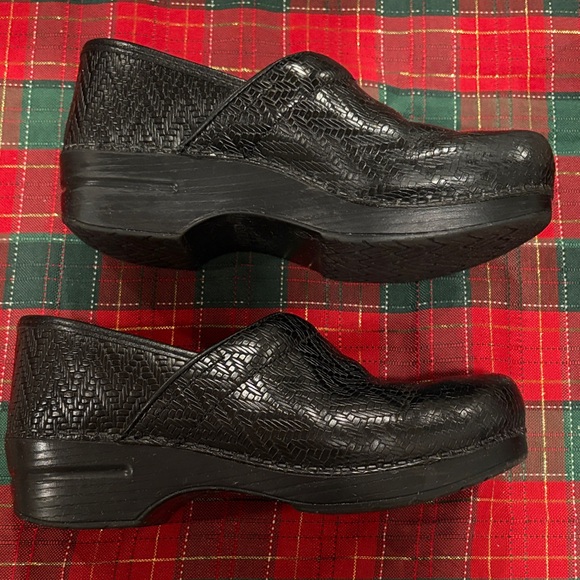 Dansko Black Mules/Clogs - Picture 5 of 8